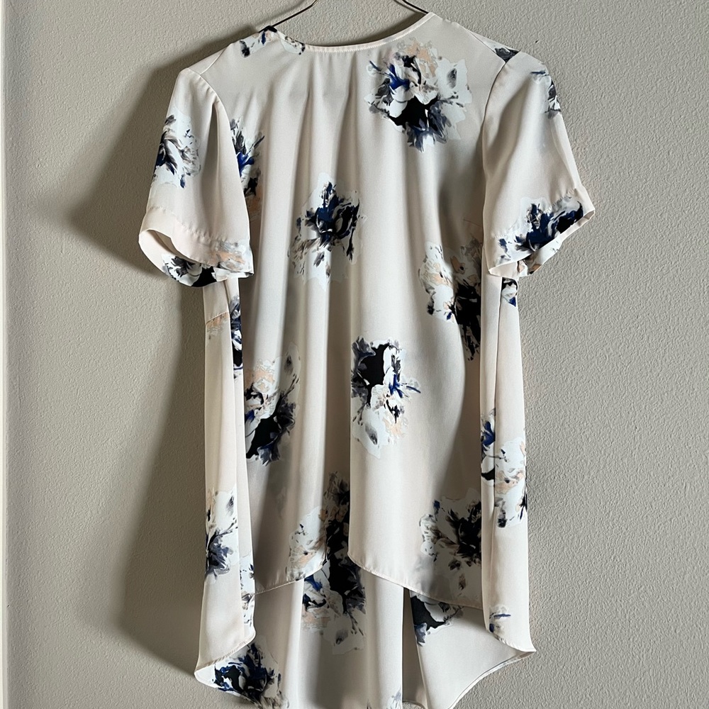 Vince Camuto Women's Duet Floral High/Low Hem Blouse